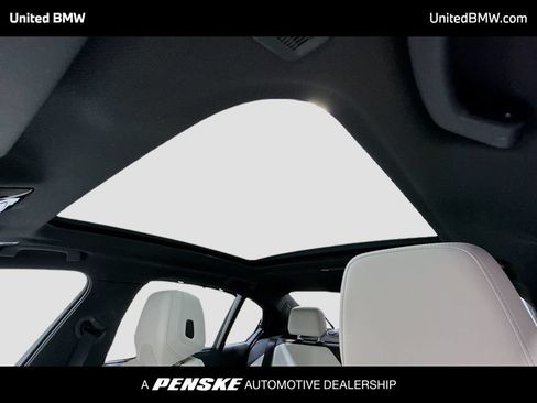 Used 2026 BMW 530i RWD image 12