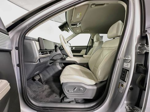 Used 2025 Hyundai Santa Fe SEL FWD image 13