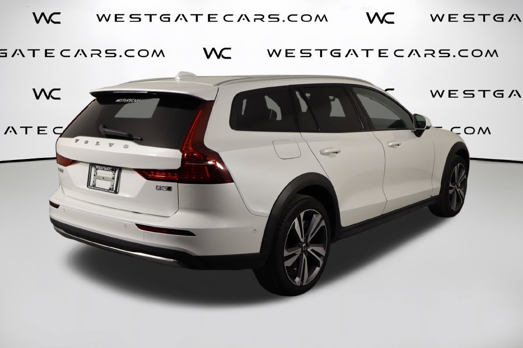Used 2026 Volvo V60 B5 Cross Country Plus AWD/4WD image 43