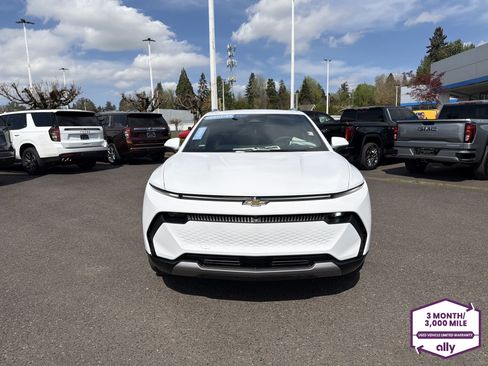 Certified 2026 Chevrolet Equinox EV LT w/ Convenience Package II FWD image 8