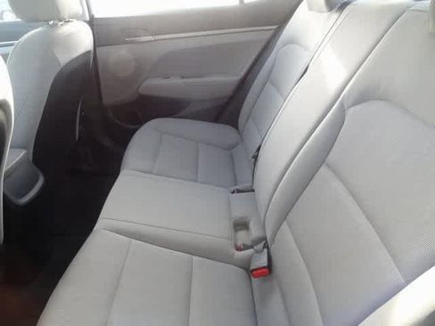 Used 2018 Hyundai Elantra SE w/ SE Connectivity Package 04 image 9
