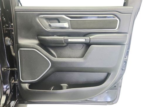 Used 2020 RAM 1500 Laramie w/ Night Edition image 29
