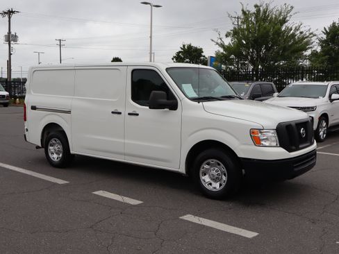 Used 2021 Nissan NV 2500 SV w/ Back Door Glass Package RWD image 2