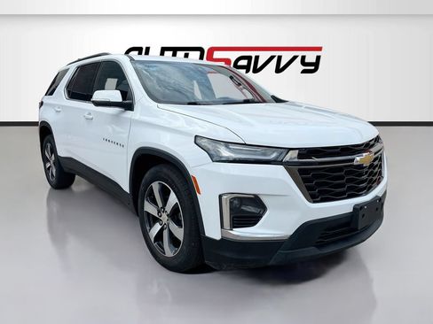 Used 2023 Chevrolet Traverse LT w/ LT Premium Package AWD/4WD image 1