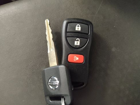 Used 2019 Nissan Frontier SV AWD/4WD image 32