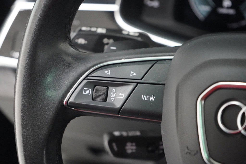 Used 2022 Audi Q8 Prestige AWD/4WD image 24