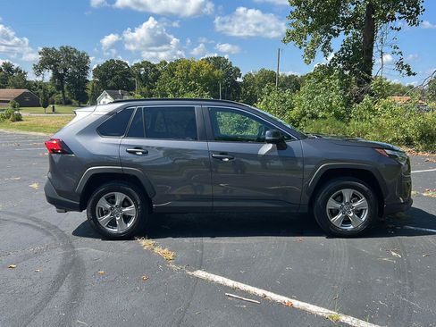 Used 2025 Toyota RAV4 XLE AWD/4WD image 6