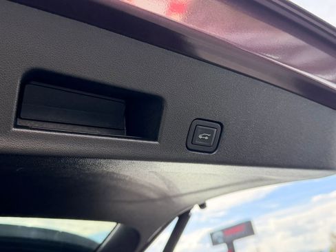 Used 2024 Chevrolet Traverse RS image 29