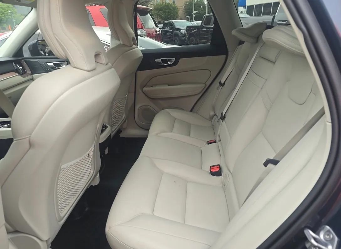 Used 2020 Volvo XC60 T5 Inscription AWD/4WD image 9
