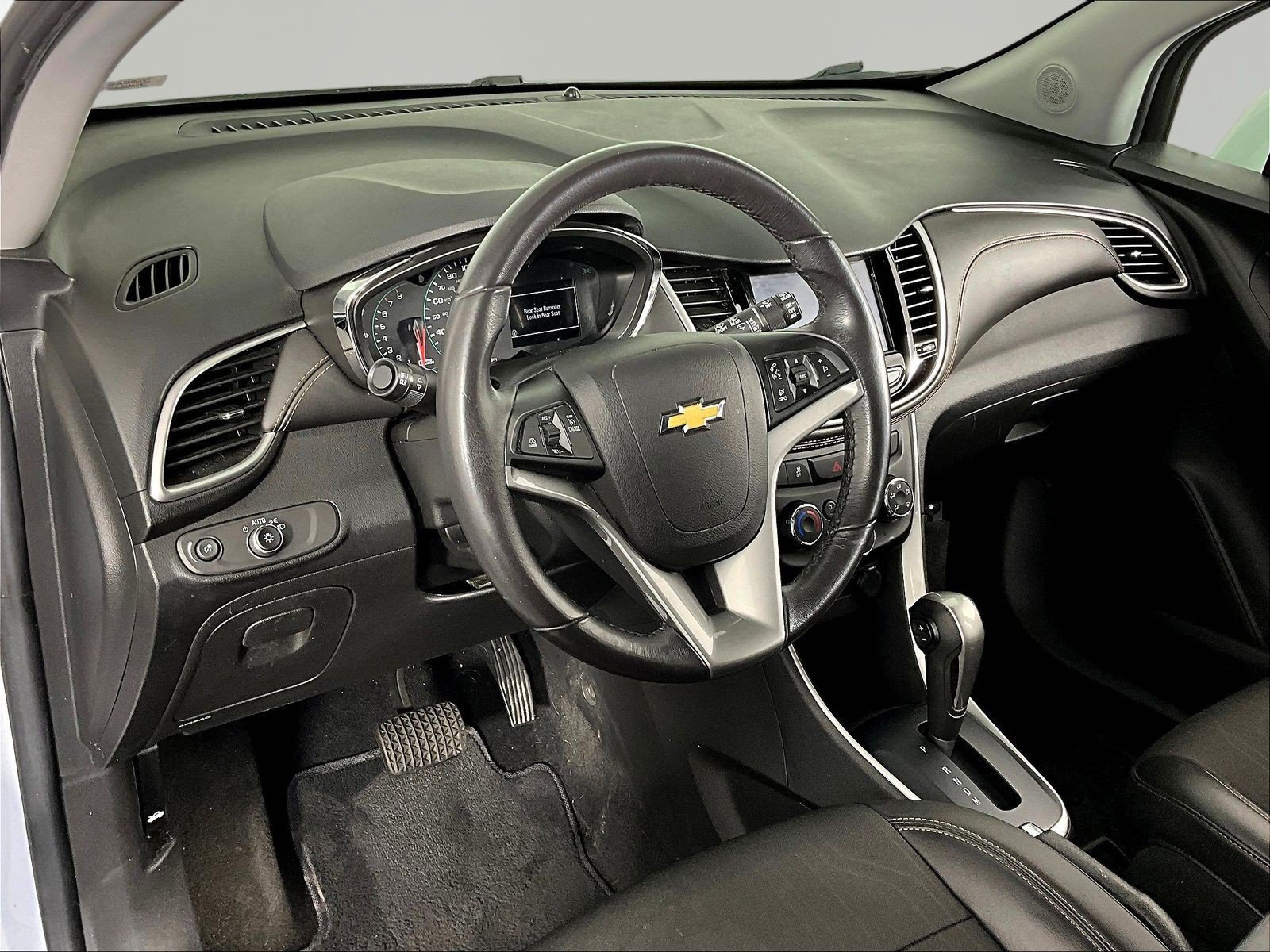 Used 2022 Chevrolet Trax LT w/ LT Convenience Package AWD/4WD image 14
