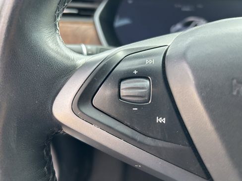 Used 2019 Tesla Model S 100D image 18