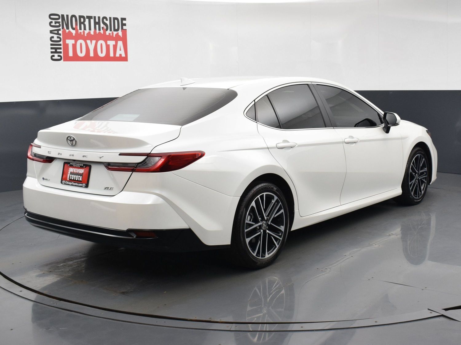 Used 2026 Toyota Camry XLE FWD image 4
