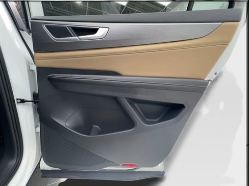 Used 2024 Volkswagen Atlas Cross Sport SE image 27