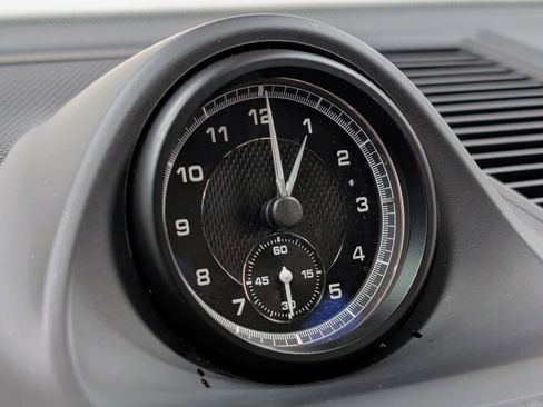 Used 2024 Porsche Macan w/ Premium Plus Package image 29