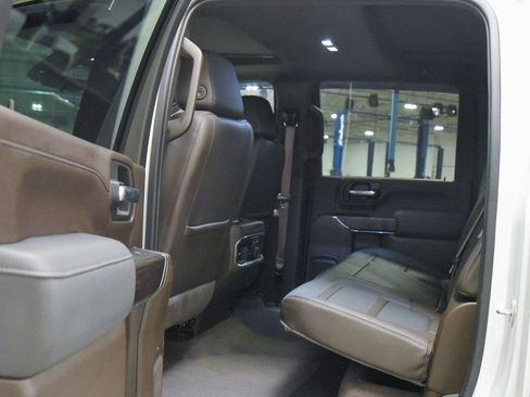 Used 2023 GMC Sierra 3500 Denali w/ Denali Ultimate Package AWD/4WD image 4