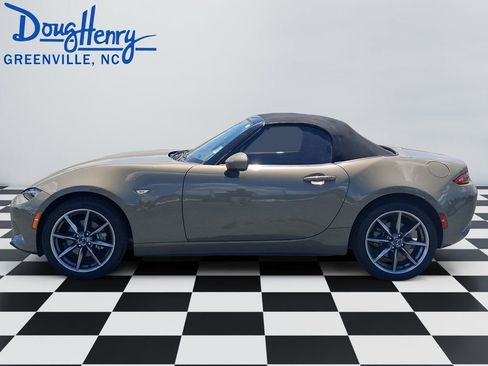 Used 2023 MAZDA MX-5 Miata Grand Touring RWD image 2