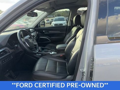 Used 2022 Kia Telluride EX w/ EX Premium Package image 6