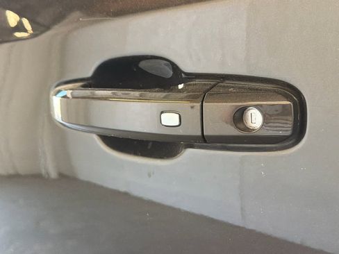 Used 2022 Chevrolet Silverado 1500 RST image 12