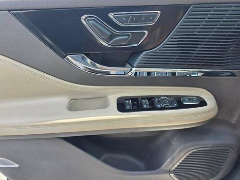 Used 2021 Lincoln Corsair FWD w/ Premium Package image 33