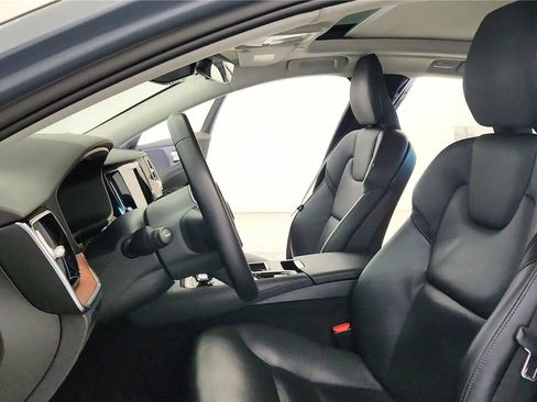 Used 2023 Volvo S60 T8 Plus image 27