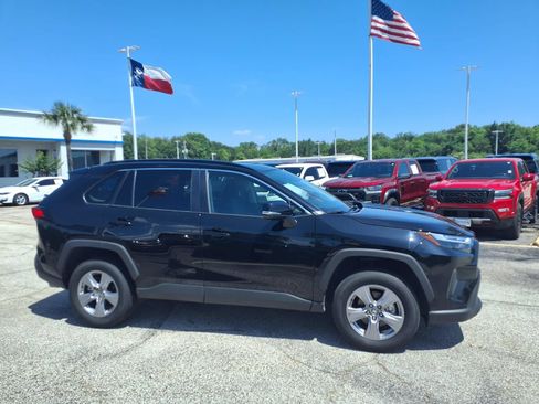 Used 2025 Toyota RAV4 XLE w/ Convenience Package AWD/4WD image 21