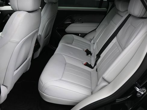 Used 2025 Land Rover Range Rover Sport SE AWD/4WD image 6