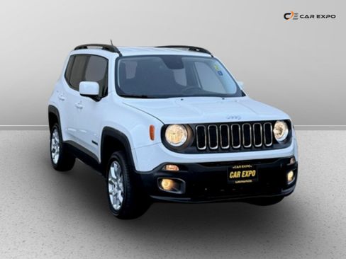Used 2017 Jeep Renegade Latitude image 3