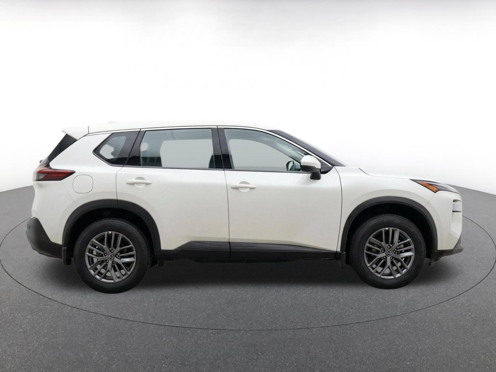 Used 2026 Nissan Rogue SV AWD/4WD image 13