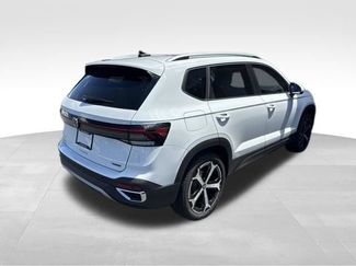Used 2025 Volkswagen Taos SEL AWD/4WD video 3