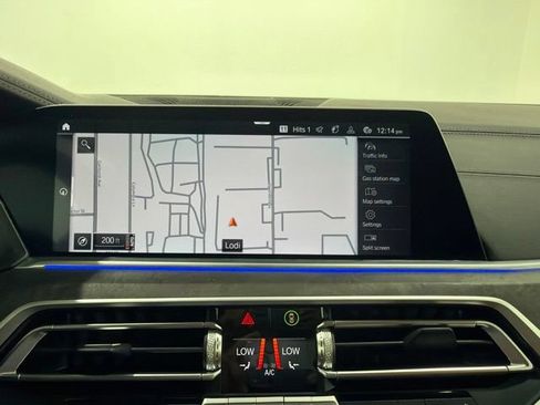 Used 2022 BMW X5 xDrive40i w/ M Sport Package AWD/4WD image 33