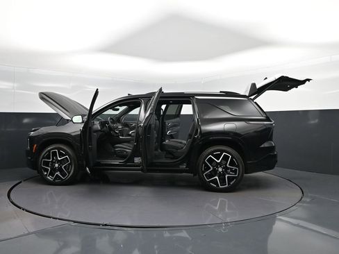 New 2026 Chevrolet Traverse High Country FWD image 46