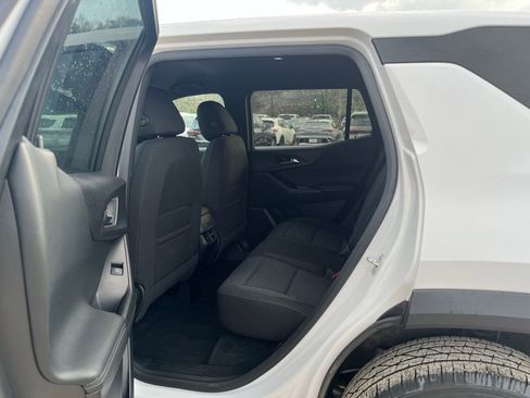 Used 2025 Chevrolet Equinox LT FWD image 27