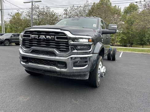 New 2026 RAM 5500 4x4 Crew Cab image 24