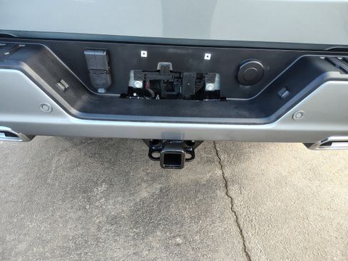 Used 2024 GMC Sierra 1500 AT4 w/ Technology Package image 14