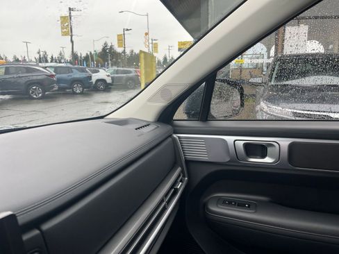 Used 2025 Hyundai Santa Fe SEL image 38