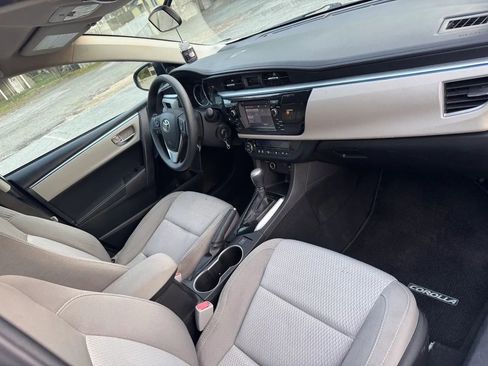 Used 2016 Toyota Corolla LE FWD image 14