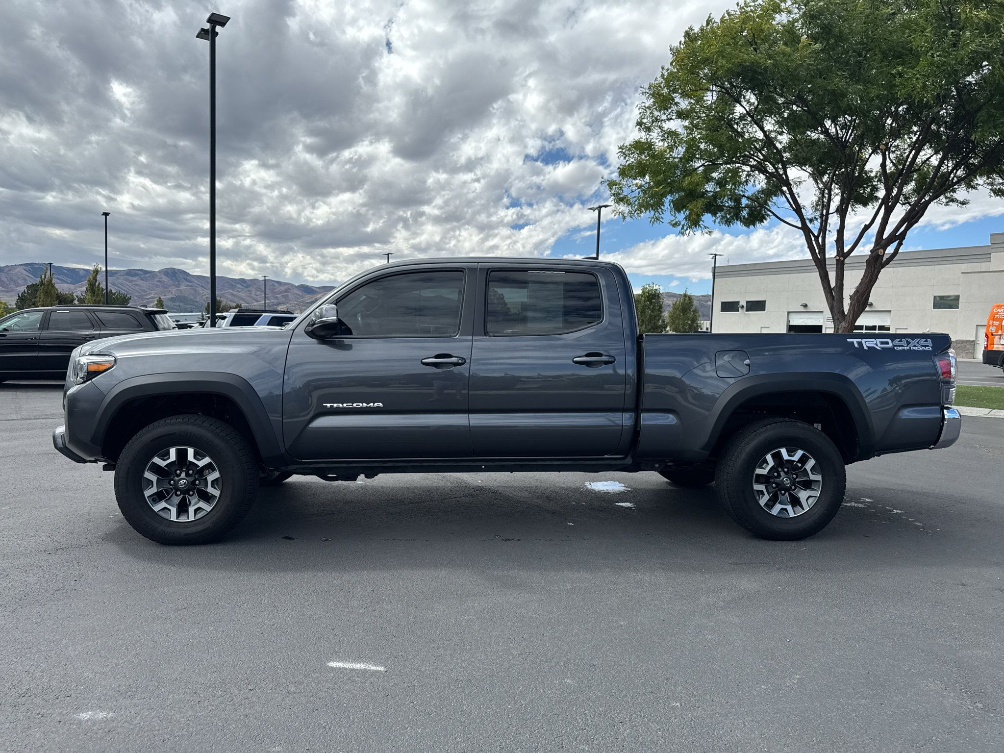 Certified 2023 Toyota Tacoma TRD Off-Road AWD/4WD image 4
