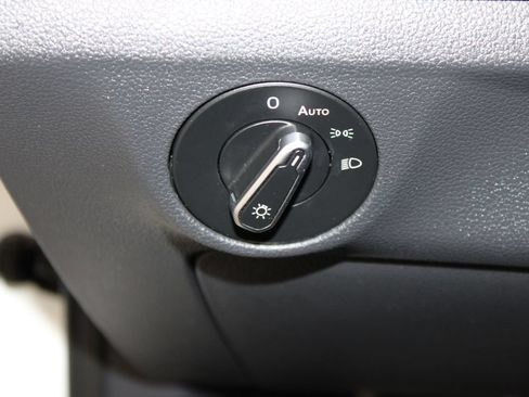 Used 2025 Volkswagen Jetta Sport FWD image 39