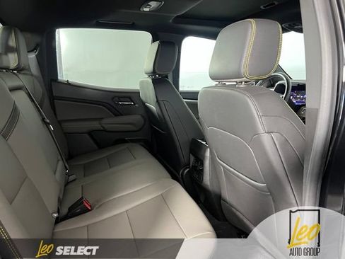 Used 2023 Chevrolet Colorado ZR2 w/ ZR2 Convenience Package III AWD/4WD image 23