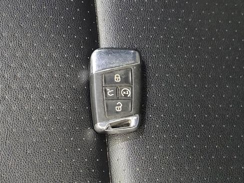 Used 2021 Volkswagen Atlas Cross Sport SE w/ Panoramic Sunroof Package AWD/4WD image 32