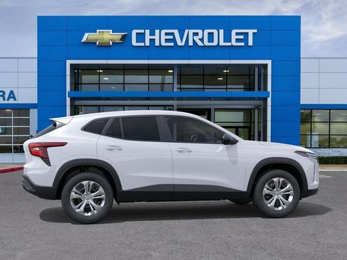 New 2026 Chevrolet Trax LS FWD image 5