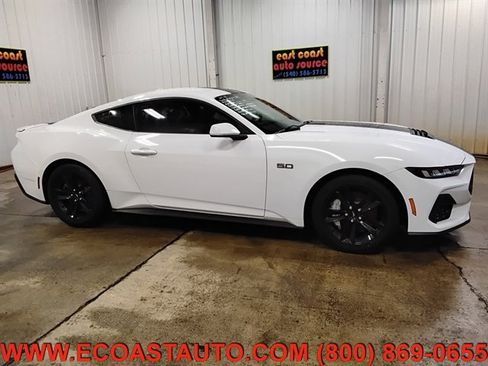 Used 2025 Ford Mustang GT image 2