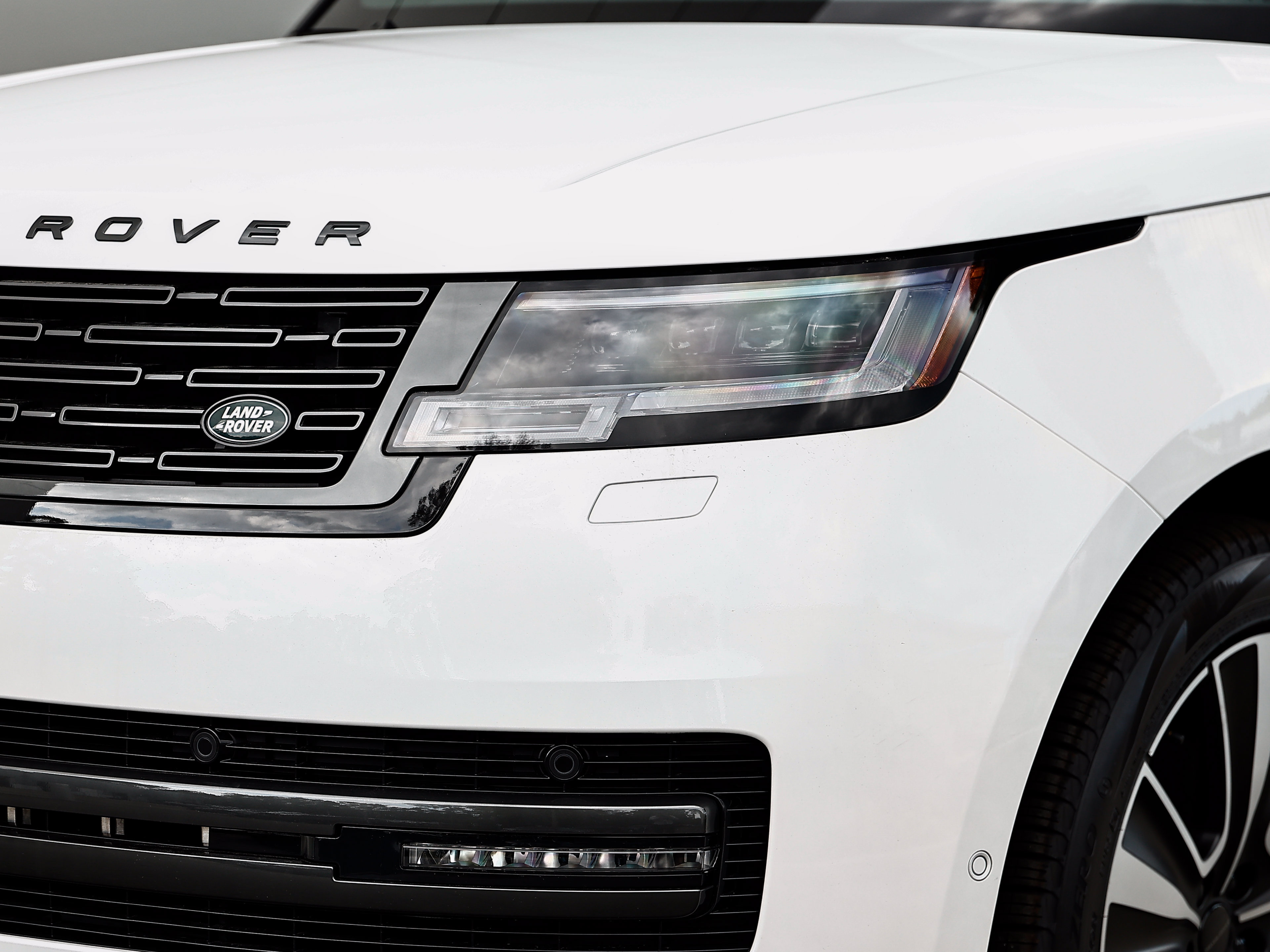 New 2026 Land Rover Range Rover SE AWD/4WD image 2