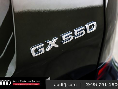 Used 2025 Lexus GX 550 image 9