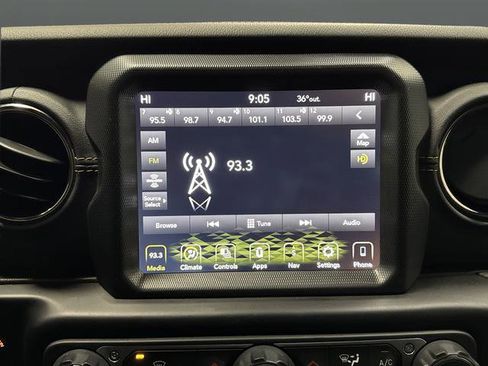 Used 2022 Jeep Gladiator Overland image 17