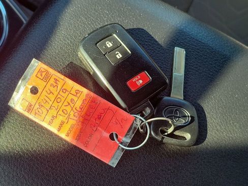 Used 2019 Toyota Tacoma TRD Off-Road image 38