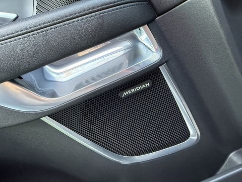 Used 2018 Jaguar E-PACE S image 31