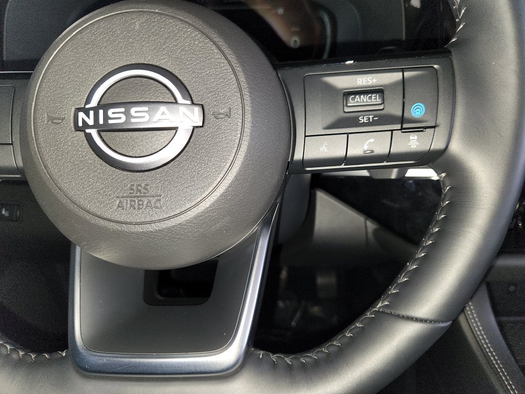 Used 2025 Nissan Pathfinder Platinum w/ Cargo Package FWD image 29