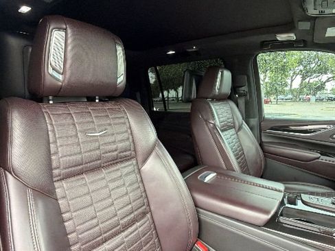 Used 2021 Cadillac Escalade ESV Sport Platinum AWD/4WD image 40