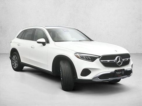 Certified 2026 Mercedes-Benz GLC 300 4MATIC image 4